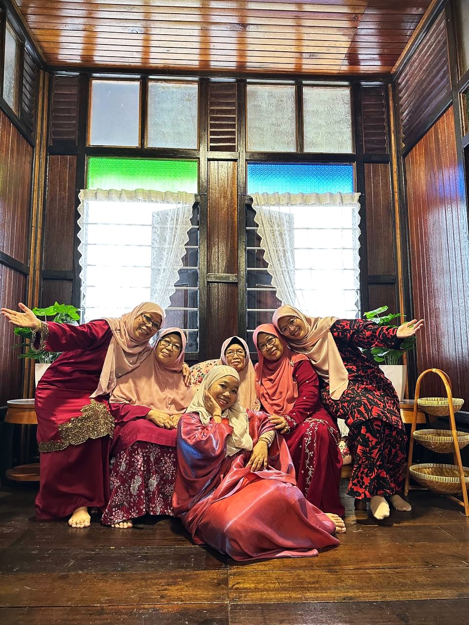 Hiasan majlis dengan bunga